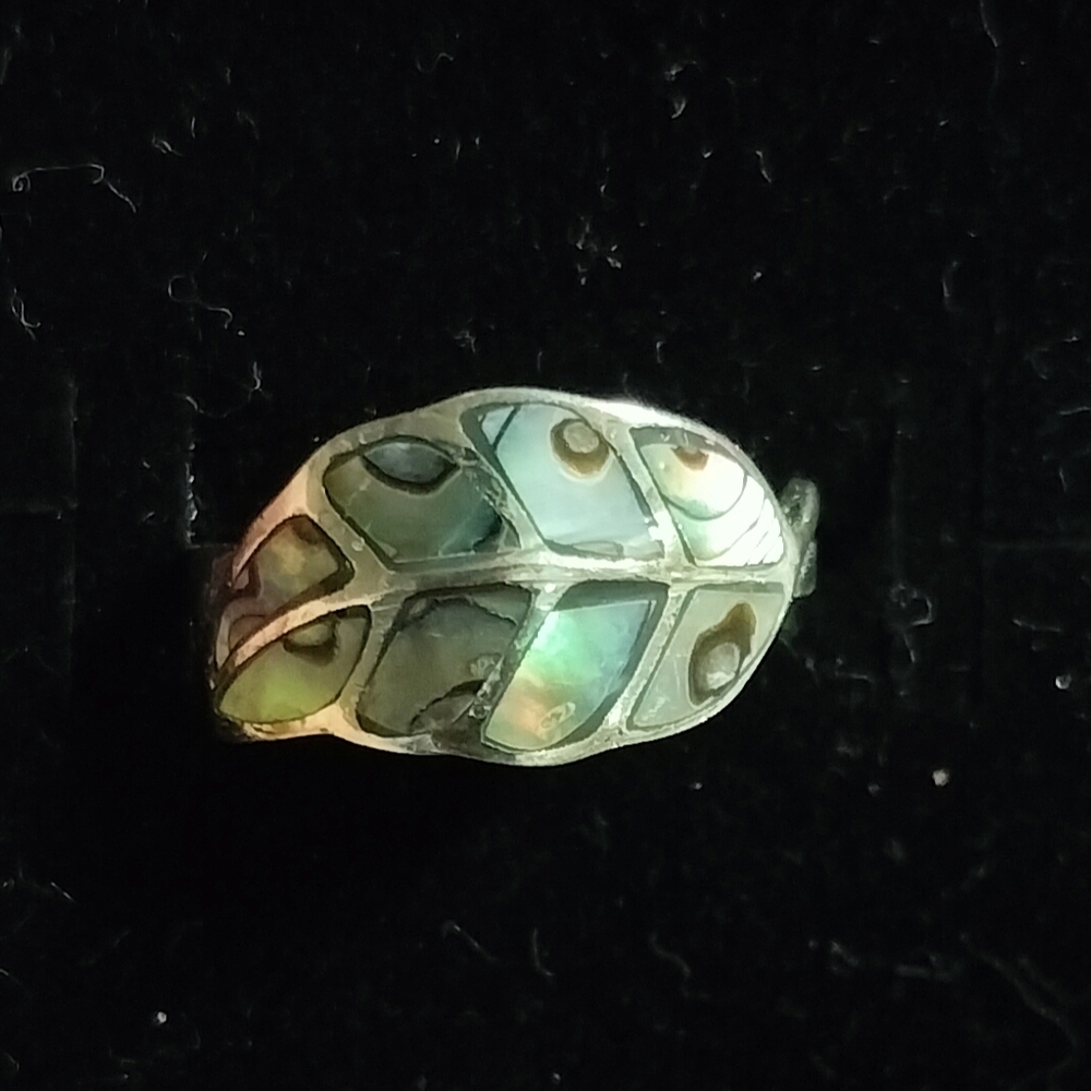 Leaf Design Sterling Silver Ring with Iridescent Accents
